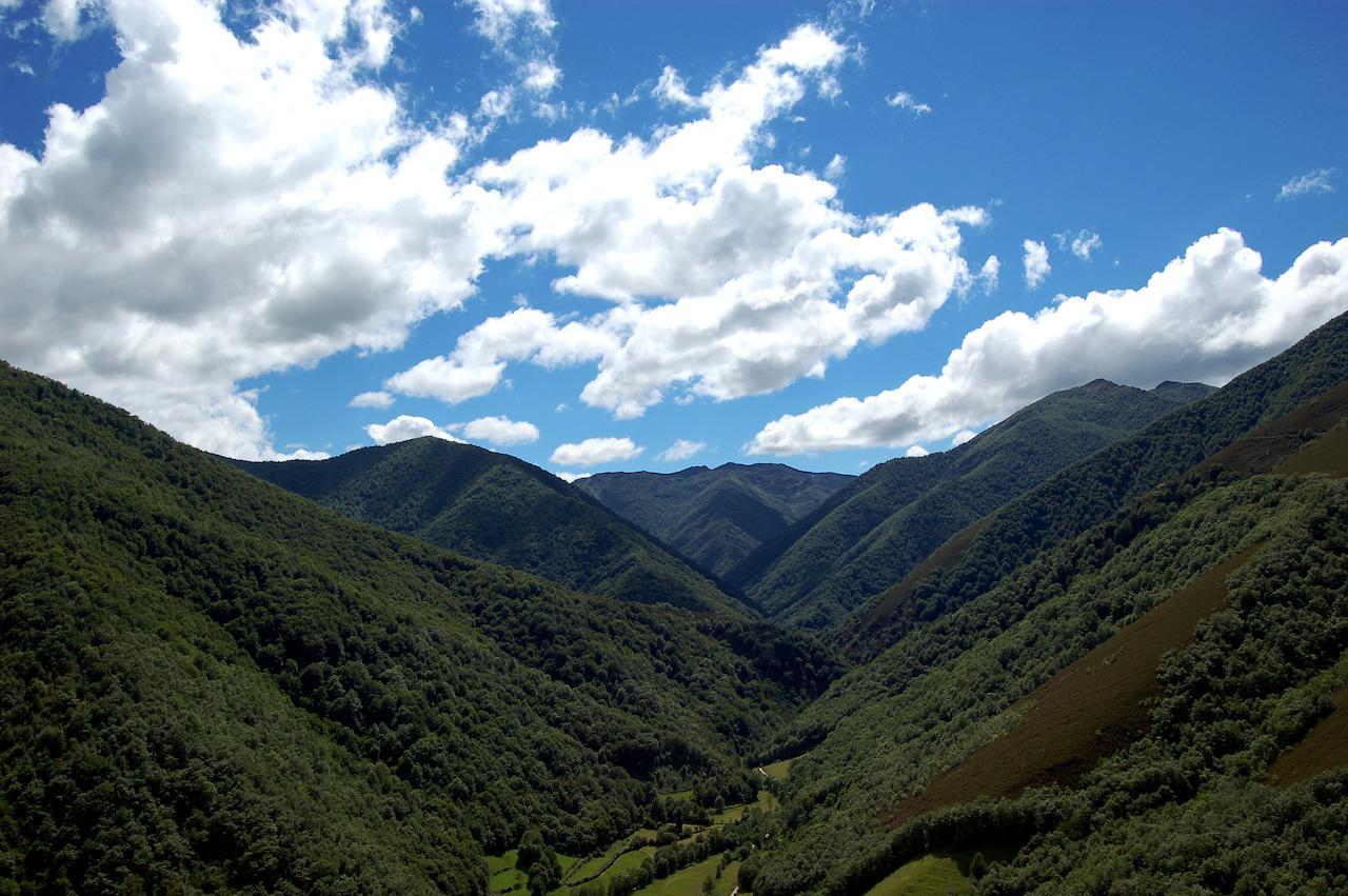 El Mirador De Fuentes Del Narcea 호텔 Moncó 외부 사진